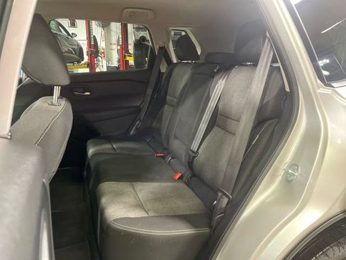 Used 2025 Nissan Rogue SV AWD/4WD image 21