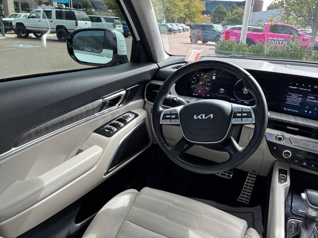 Used 2024 Kia Telluride SX Prestige w/ Towing Package AWD/4WD image 17