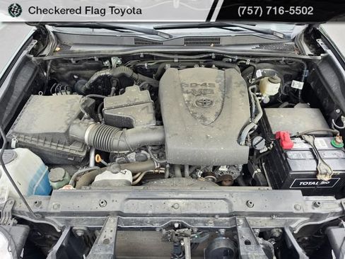 Used 2022 Toyota Tacoma SR5 AWD/4WD image 11
