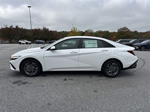 New 2026 Hyundai Elantra Blue image 4