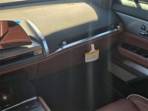 New 2026 Cadillac Vistiq Platinum image 18