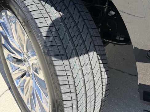 New 2026 Cadillac Escalade ESV Luxury w/ LPO, Floor Liner Package AWD/4WD image 34