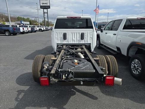 New 2026 GMC Sierra 3500 Pro AWD/4WD image 4