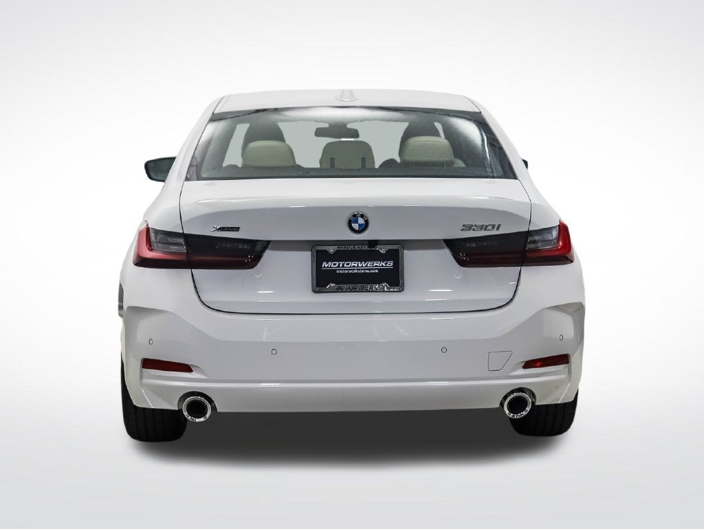 Used 2026 BMW 330i xDrive Sedan w/ Premium Package AWD/4WD image 4