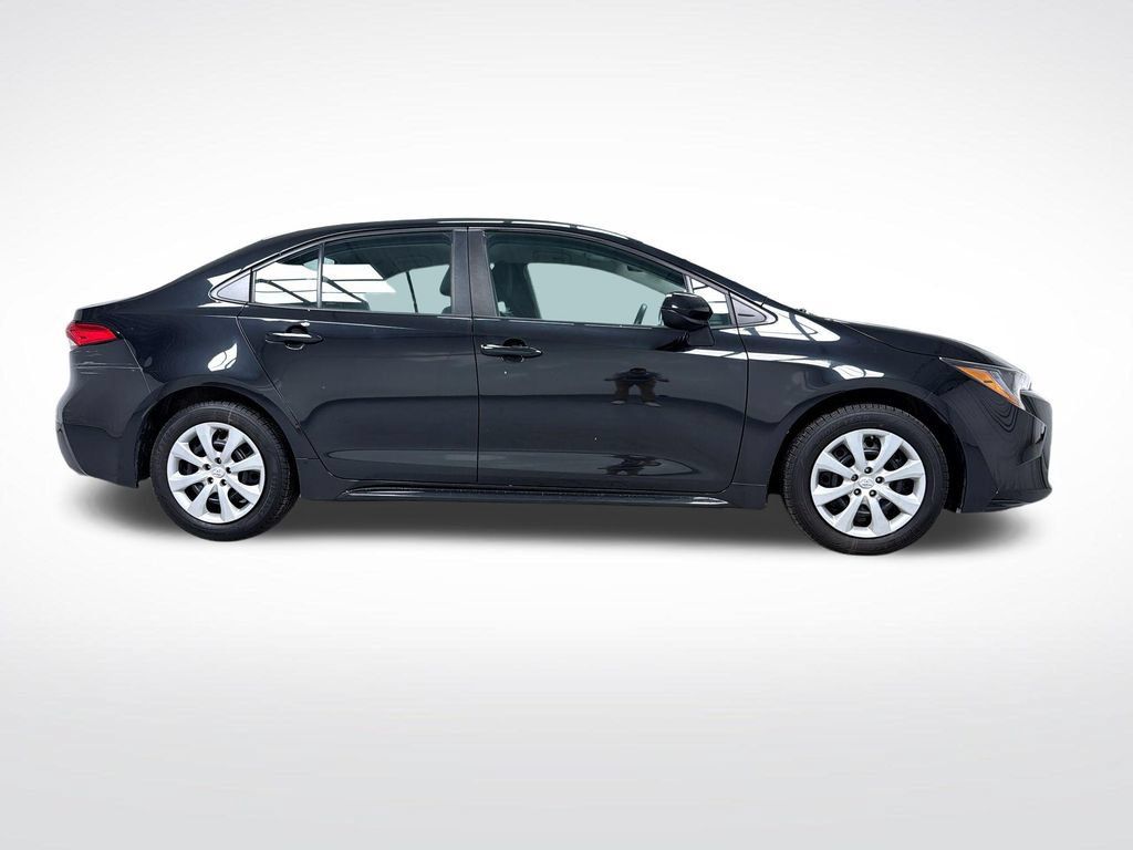 Certified 2021 Toyota Corolla LE w/ Carpet Mat Package (TMS) FWD image 11