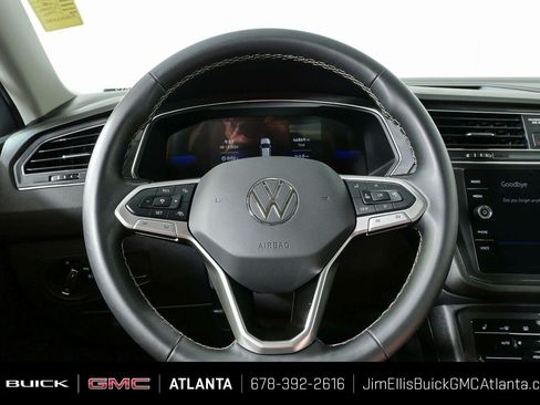 Used 2024 Volkswagen Tiguan SE AWD/4WD image 9