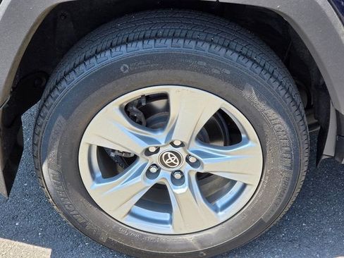 Used 2023 Toyota RAV4 XLE w/ Convenience Package AWD/4WD image 12