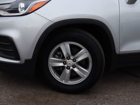 Used 2020 Chevrolet Trax LT w/ LT Convenience Package image 5