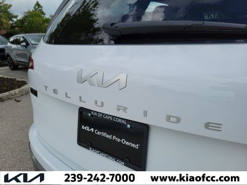 Certified 2025 Kia Telluride S FWD image 10