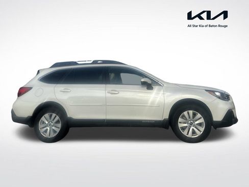 Used 2018 Subaru Outback 2.5i Premium AWD/4WD image 1