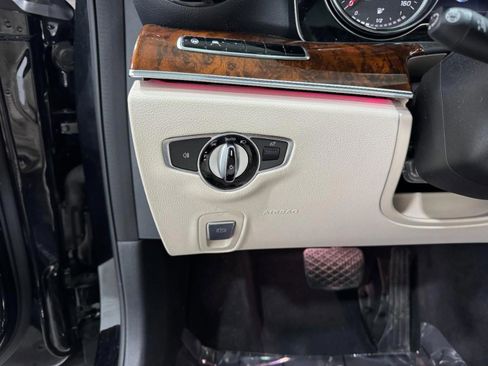 Used 2019 Mercedes-Benz E 300 4MATIC image 31