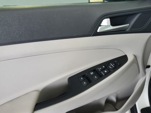 Used 2021 Hyundai Tucson SE w/ Cargo Package FWD image 15