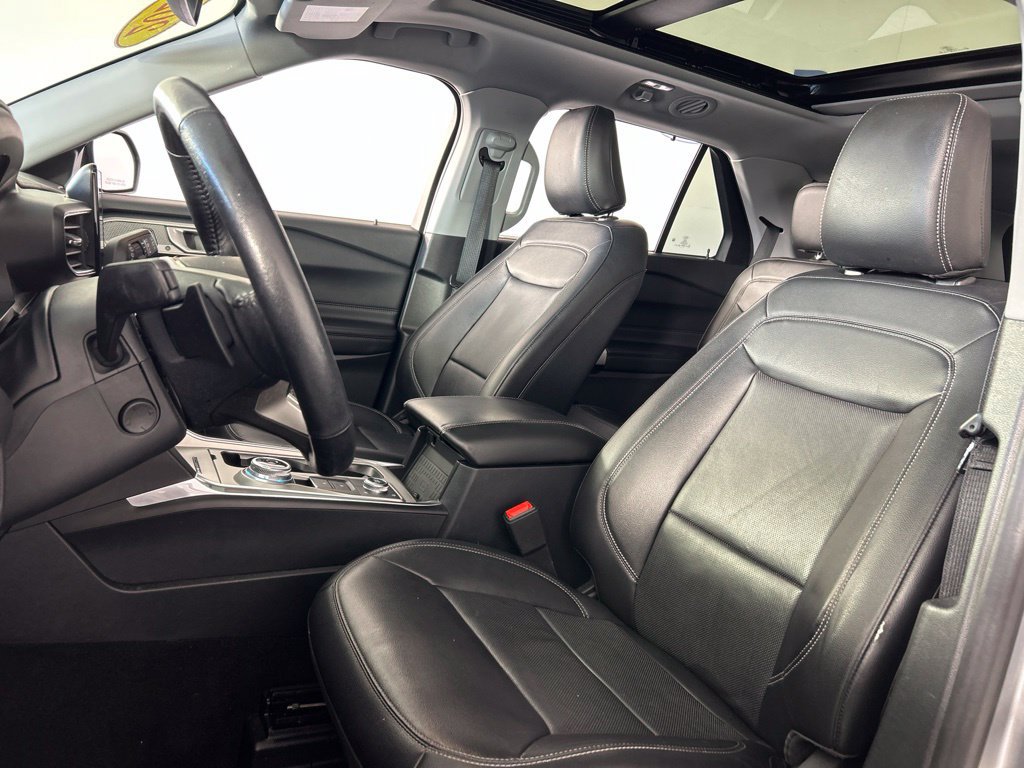 Used 2021 Ford Explorer Limited w/ Equipment Group 301A AWD/4WD image 22