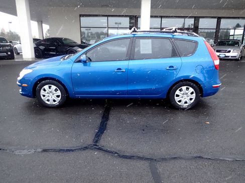 Used 2010 Hyundai Elantra SE w/ Popular Equipment Pkg 2 image 2