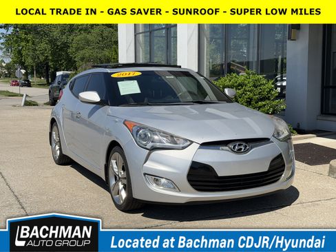 Used 2017 Hyundai Veloster Value Edition FWD image 1