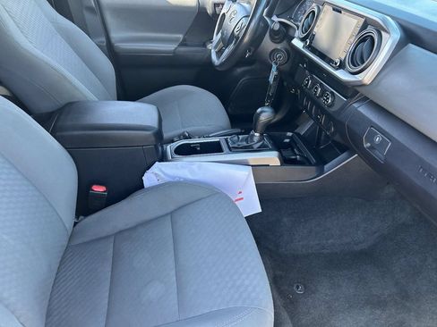 Used 2020 Toyota Tacoma SR5 RWD image 11