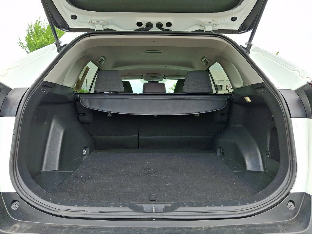 Used 2024 Toyota RAV4 XLE AWD/4WD image 24