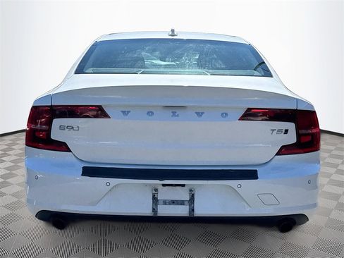 Used 2018 Volvo S90 T5 Momentum w/ Convenience Package image 7