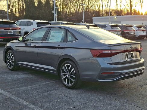 New 2026 Volkswagen Jetta SE FWD image 4