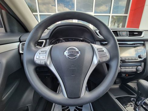 Used 2015 Nissan Rogue SV FWD image 11