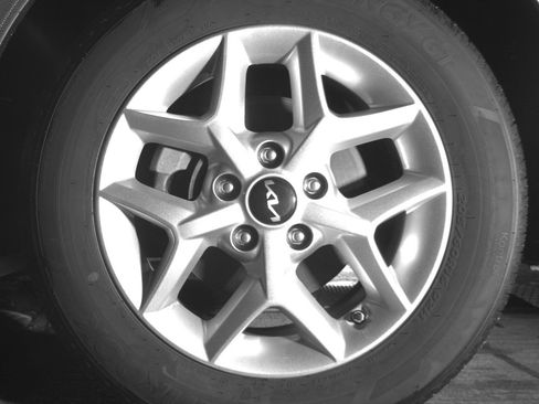 Used 2025 Kia Soul LX w/ LX Technology Package FWD image 12