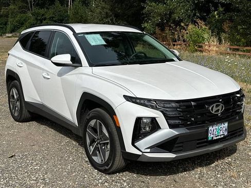 Certified 2025 Hyundai Tucson SEL AWD/4WD image 2