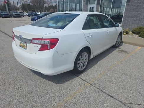 Used 2013 Toyota Camry XLE w/ Leather Pkg image 6