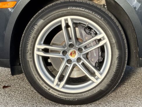 Used 2024 Porsche Macan image 27