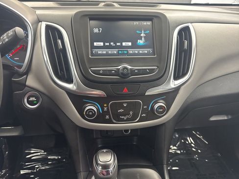Used 2018 Chevrolet Equinox LS image 20