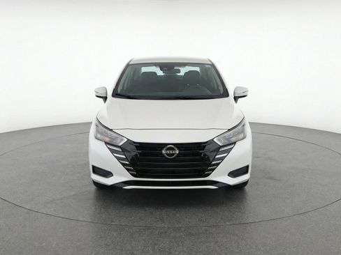 Used 2025 Nissan Versa SV FWD image 2