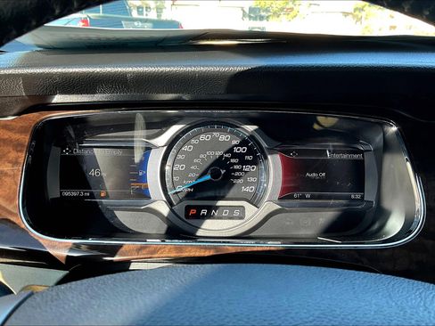 Used 2017 Ford Taurus Limited image 20