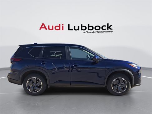 Used 2024 Nissan Rogue SV image 9