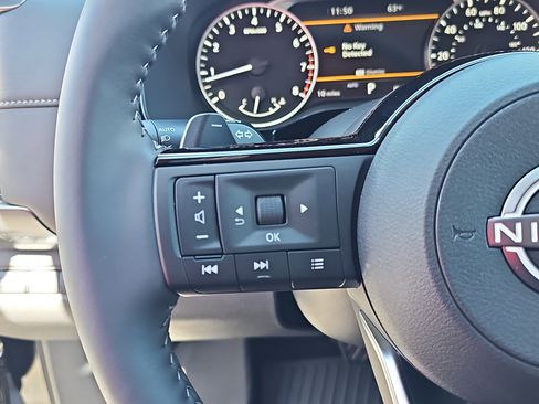 New 2025 Nissan Pathfinder SL image 18