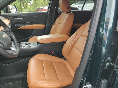 Used 2025 Cadillac XT4 Sport AWD/4WD image 8