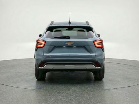 Used 2025 Chevrolet Trax LT image 7