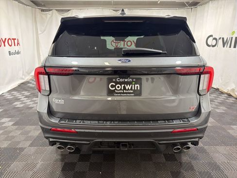 Used 2025 Ford Explorer ST image 5