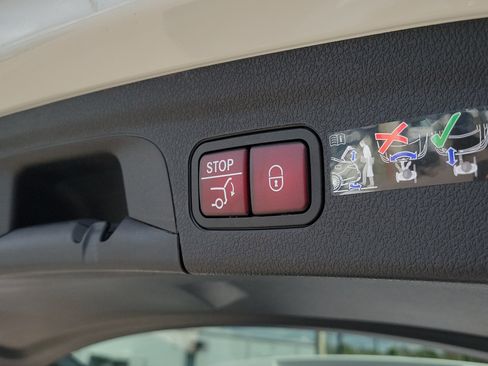 New 2026 Mercedes-Benz GLE 63 AMG S image 10