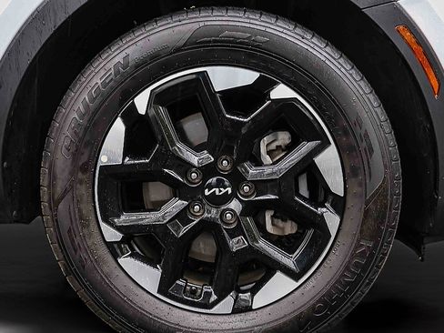 Certified 2025 Kia Sorento S FWD image 29
