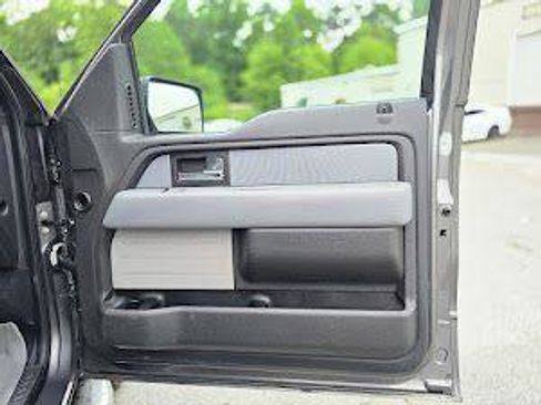 Used 2014 Ford F150 XLT w/ Equipment Group 302A Luxury AWD/4WD image 28