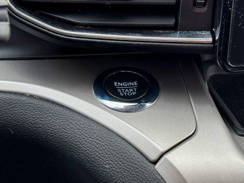 Used 2022 Ford Explorer XLT w/ Equipment Group 202A image 29