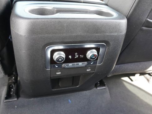 Used 2021 GMC Yukon SLT w/ SLT Luxury Plus Package RWD image 32