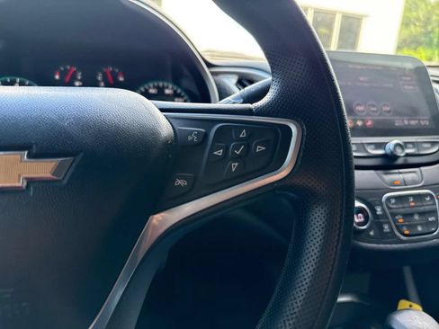 Used 2022 Chevrolet Malibu LT FWD image 18
