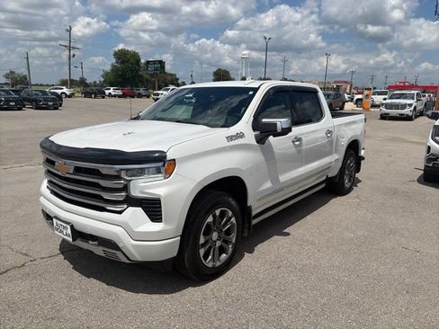 Used 2024 Chevrolet Silverado 1500 High Country w/ Technology Package AWD/4WD image 2
