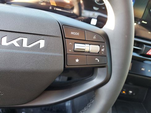 New 2026 Kia Sportage EX FWD image 17
