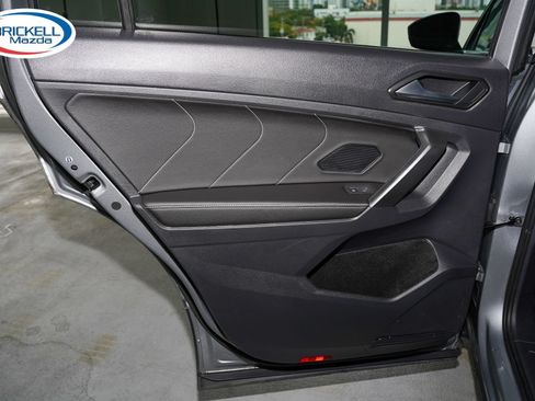 Used 2022 Volkswagen Tiguan SE FWD image 12