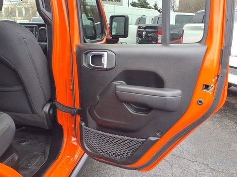 Used 2023 Jeep Wrangler Unlimited w/ Cold Weather Group AWD/4WD image 14