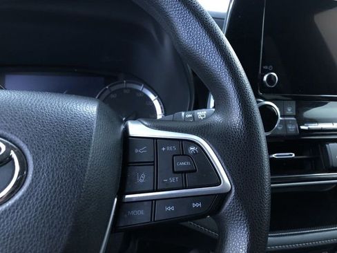 Certified 2023 Toyota Highlander L image 25