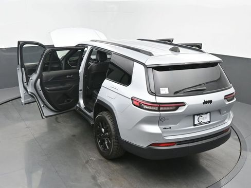 Used 2024 Jeep Grand Cherokee L Laredo AWD/4WD image 66