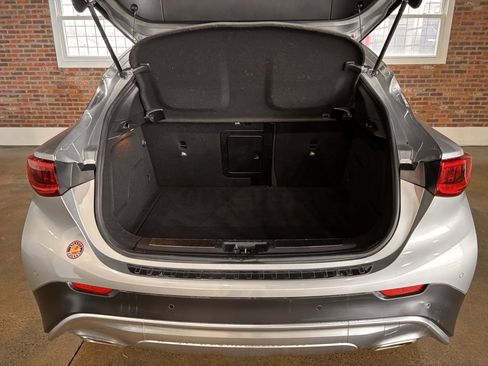 Used 2018 INFINITI QX30 Premium w/ Technology Package image 35