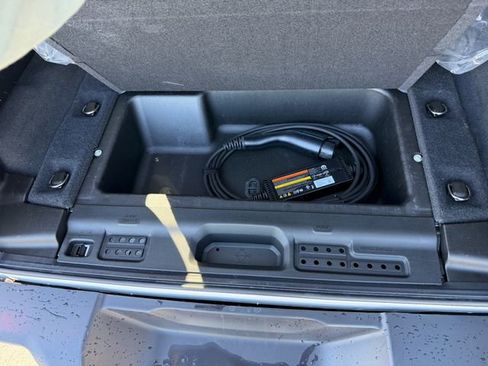 Used 2025 Jeep Wrangler Unlimited Sahara image 30